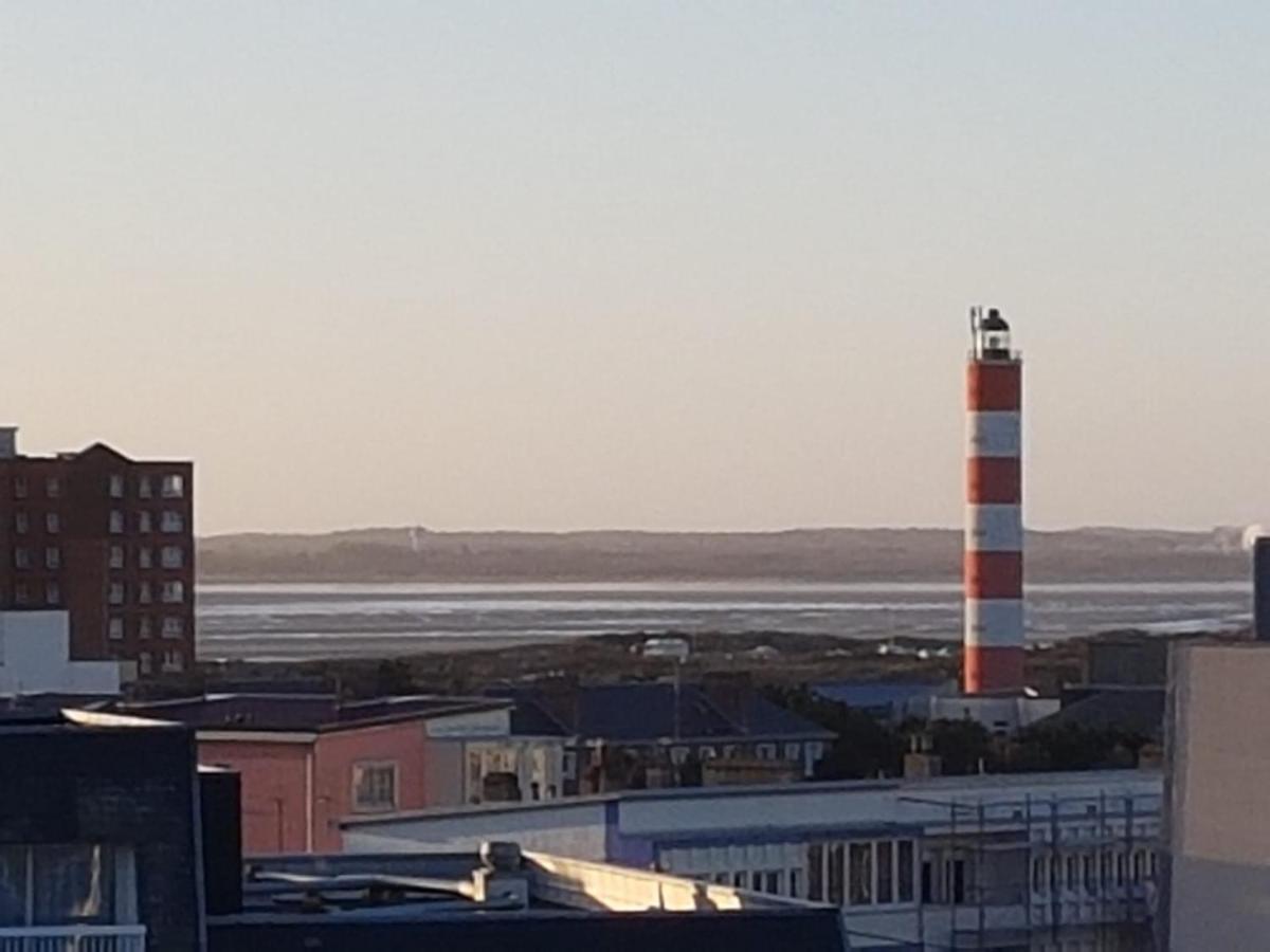 Berck: Front De Mer Avec Vue Sur La Plage Exterior photo